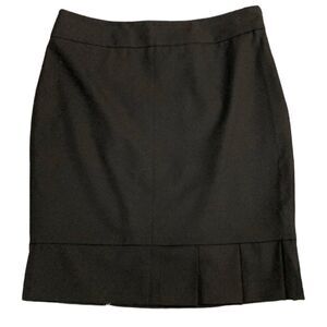 The limited skirt Size 8